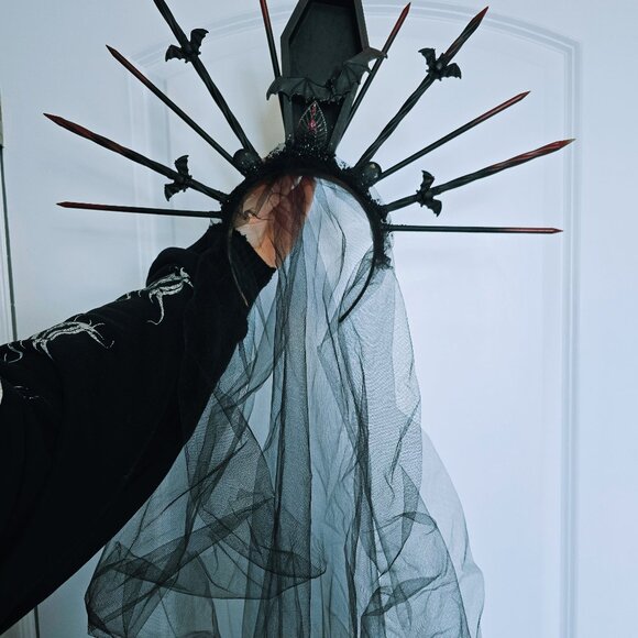 JakSavage Veiled Death Headpiece - Picture 6 of 9